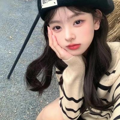 腰间持枪